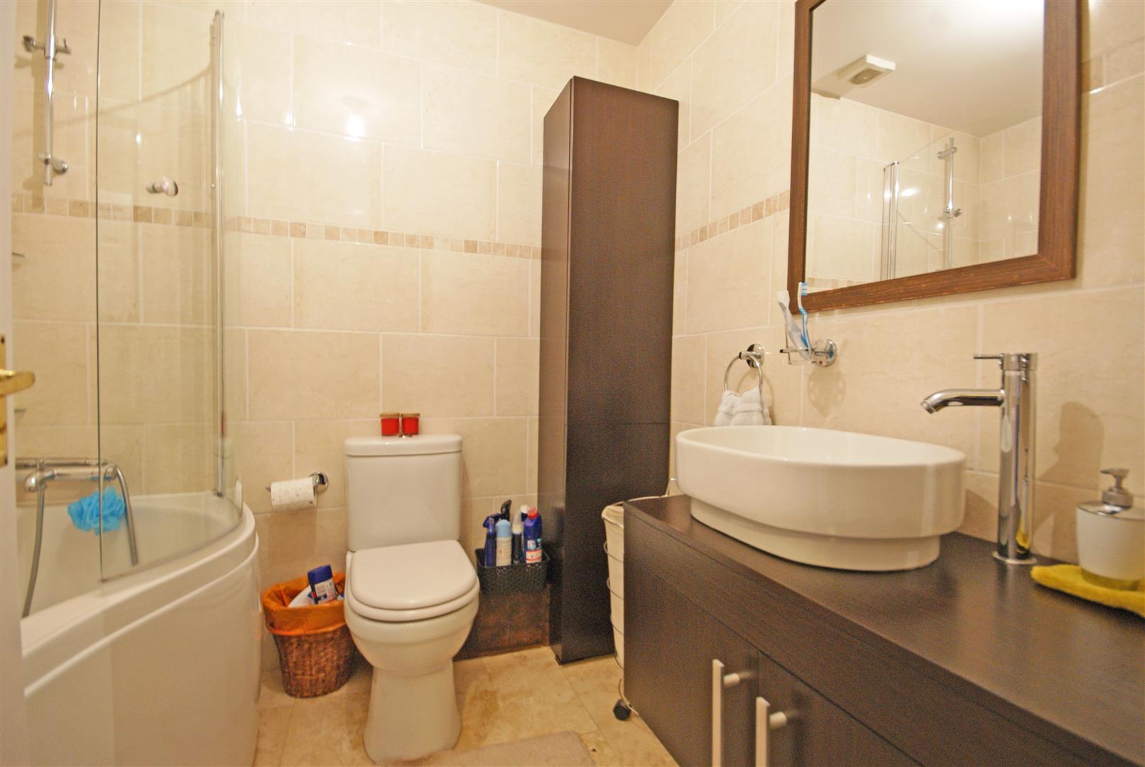 Ensuite Room Redhill Surrey Rent Ensuite Room Redhill Surrey Rent